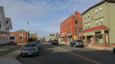 Photo by John Phelan - Own work, CC BY-SA 4.0, https://commons.wikimedia.org/w/index.php?curid=67478393 North Main Street, Mansfield MA